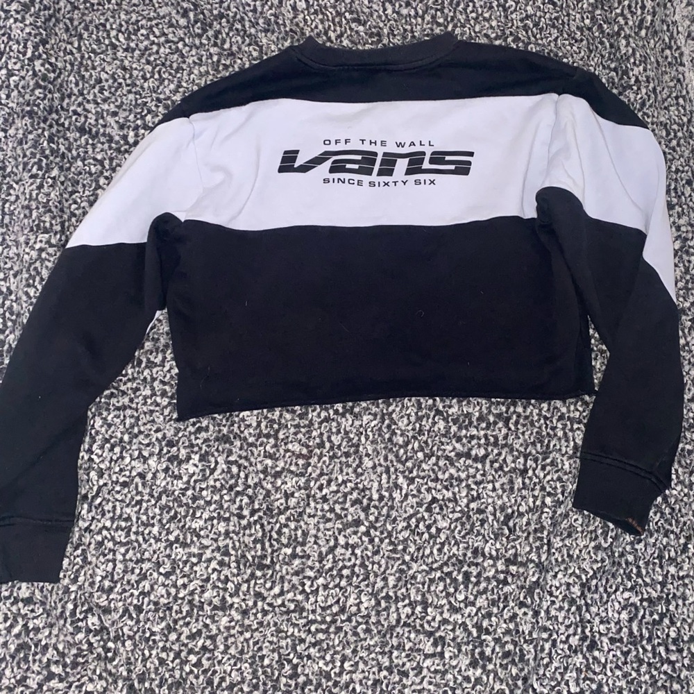 Stylish Black & Gray Women’s Cropped Vans Crewneck Sweater - Picture 3 of 3